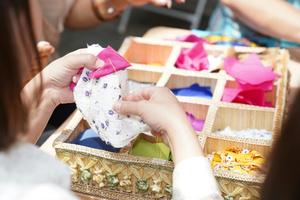 Creatief met stof en knijpers bij Voor de Breek Oudorp